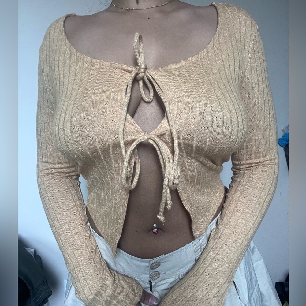 Long sleeve knit Top with Tie Front